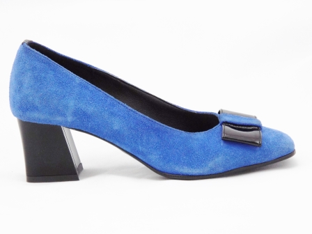 Pantofi dama albastri din piele naturala , cu accesoriu tip fundita si toc de 5 cm biashoes.ro imagine reduceri